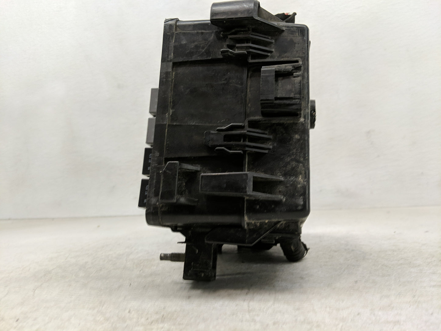 2008 Saturn Outlook Fusebox Fuse Box Panel Relay Module P/N:15921722 Fits OEM Used Auto Parts - Oemusedautoparts1.com