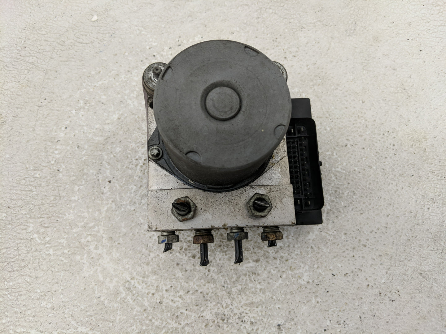 2008 Saturn Outlook ABS Pump Control Module Replacement P/N:0 265 230 139 25860503 Fits OEM Used Auto Parts - Oemusedautopar