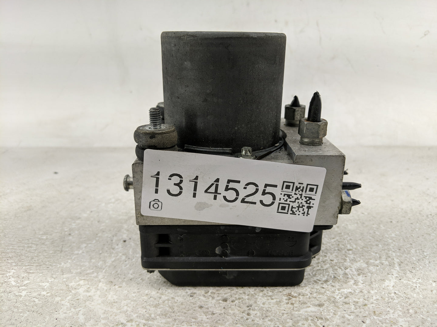 2008 Saturn Outlook ABS Pump Control Module Replacement P/N:0 265 230 139 25860503 Fits OEM Used Auto Parts - Oemusedautopar