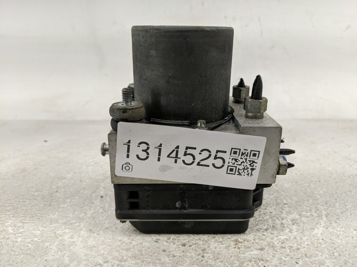 2008 Saturn Outlook ABS Pump Control Module Replacement P/N:0 265 230 139 25860503 Fits OEM Used Auto Parts - Oemusedautopar
