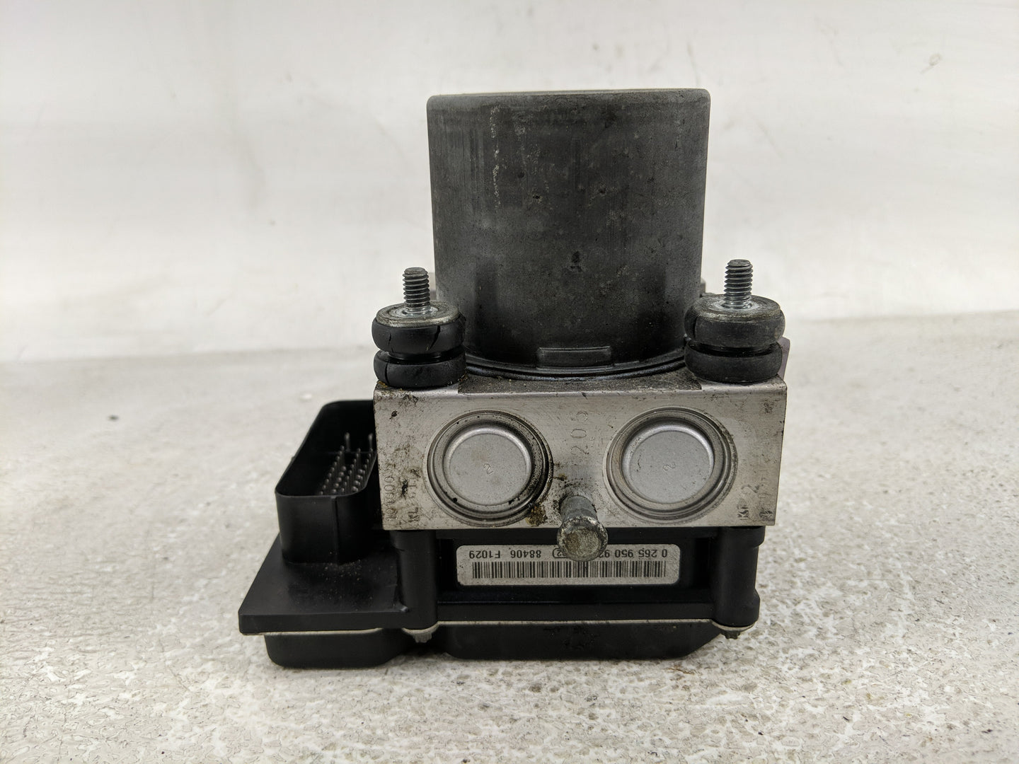 2008 Saturn Outlook ABS Pump Control Module Replacement P/N:0 265 230 139 25860503 Fits OEM Used Auto Parts - Oemusedautopar