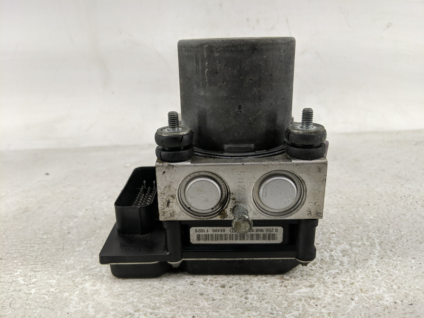 2008 Saturn Outlook ABS Pump Control Module Replacement P/N:0 265 230 139 25860503 Fits OEM Used Auto Parts - Oemusedautopar