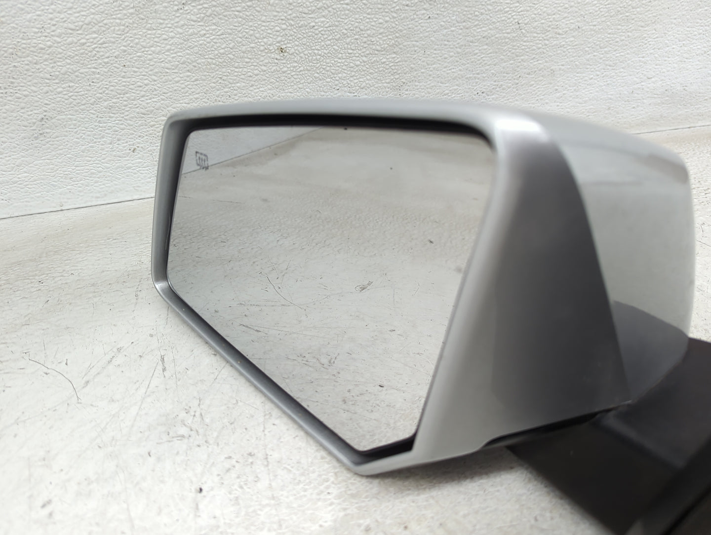 2008 Saturn Outlook Driver Side View Mirror - Left Door Mirror OEM Used - Oemusedautoparts1.com
