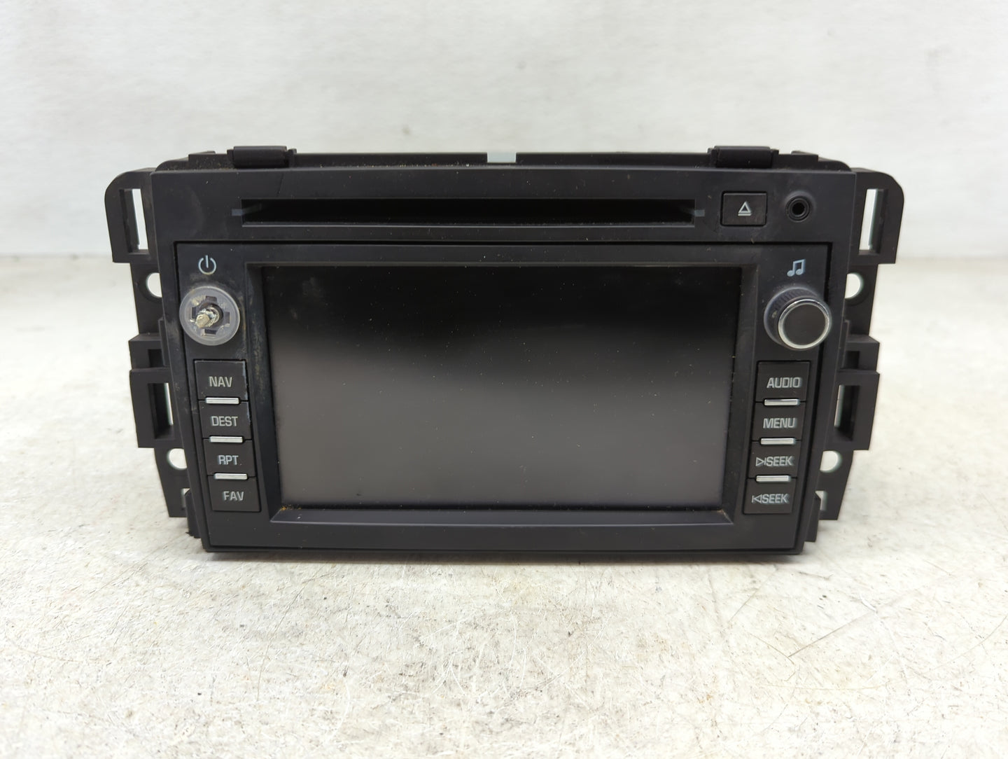 2008 Saturn Outlook Radio AM FM Cd Player Receiver Replacement P/N:15906631 Fits OEM Used Auto Parts - Oemusedautoparts1.com