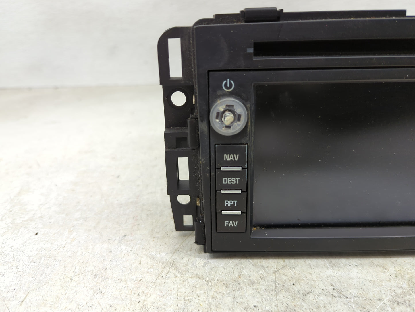2008 Saturn Outlook Radio AM FM Cd Player Receiver Replacement P/N:15906631 Fits OEM Used Auto Parts - Oemusedautoparts1.com
