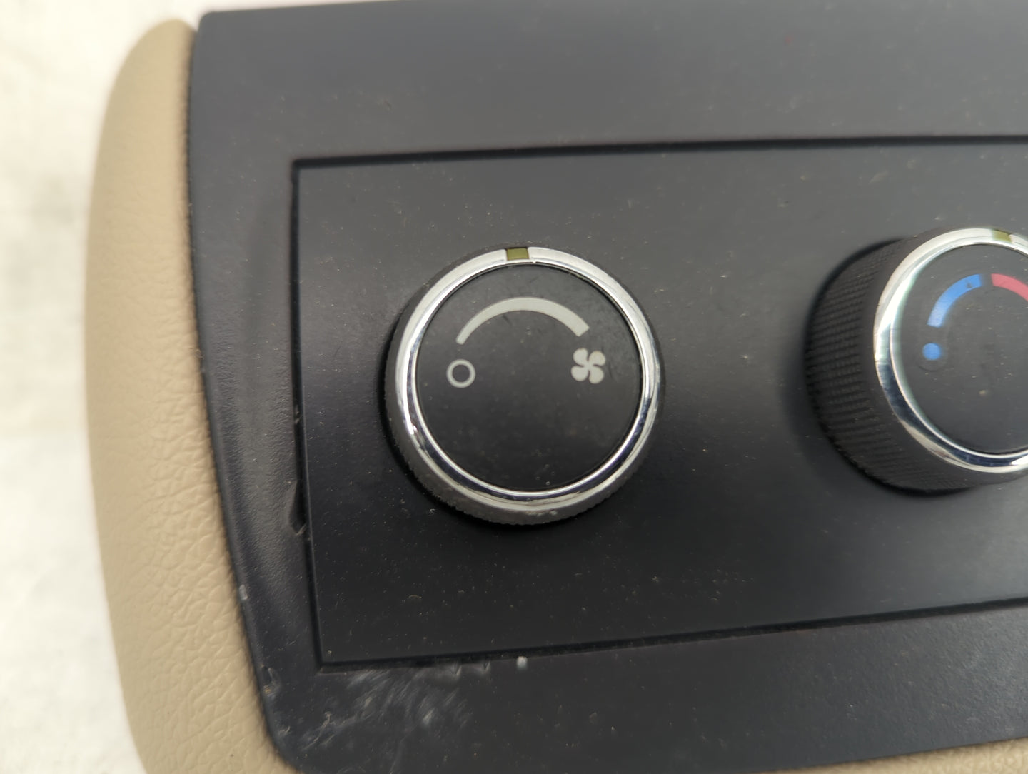 2008 Saturn Outlook Climate Control Module Temperature AC/Heater Replacement Fits OEM Used Auto Parts - Oemusedautoparts1.co