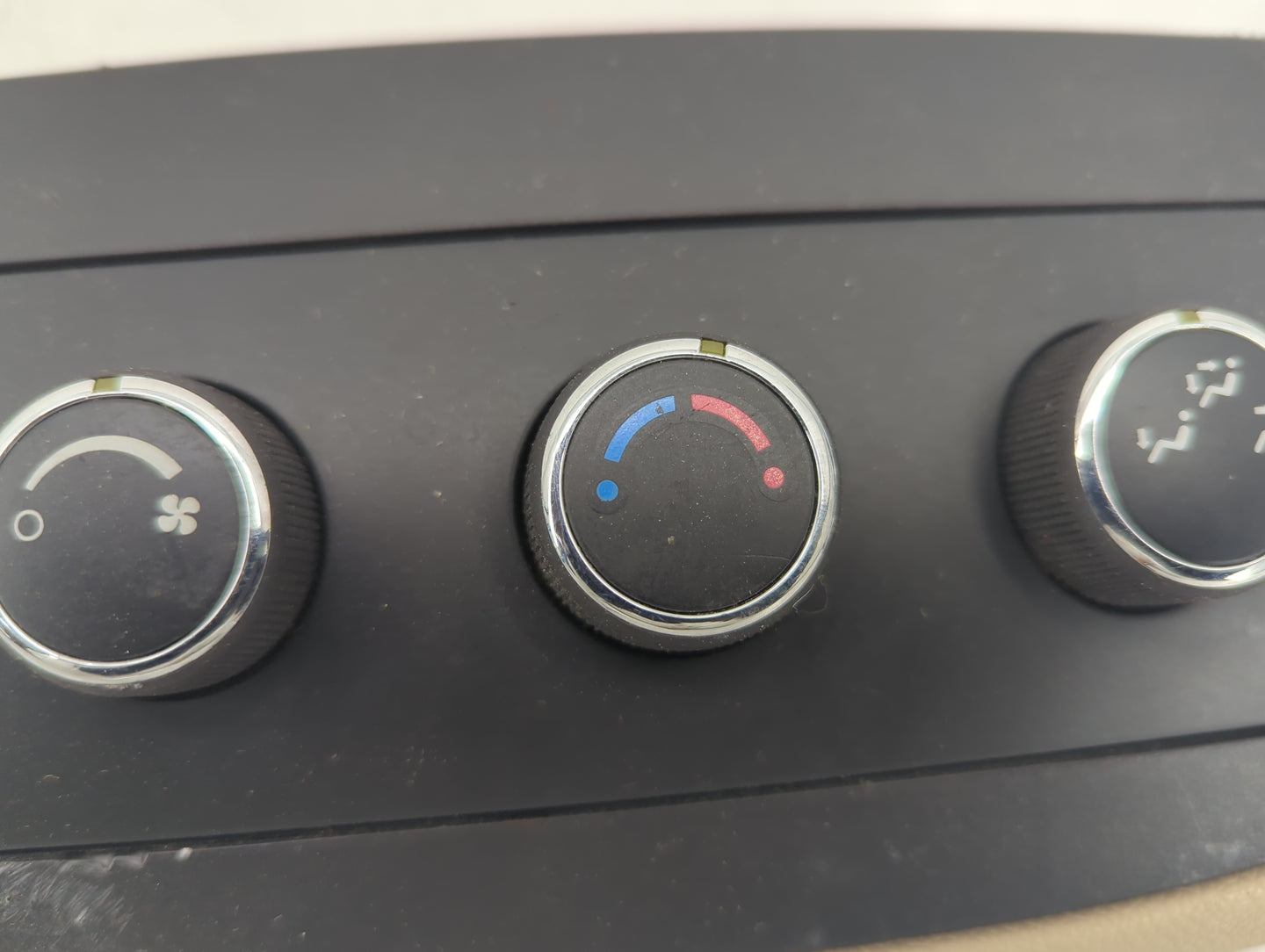 2008 Saturn Outlook Climate Control Module Temperature AC/Heater Replacement Fits OEM Used Auto Parts - Oemusedautoparts1.co