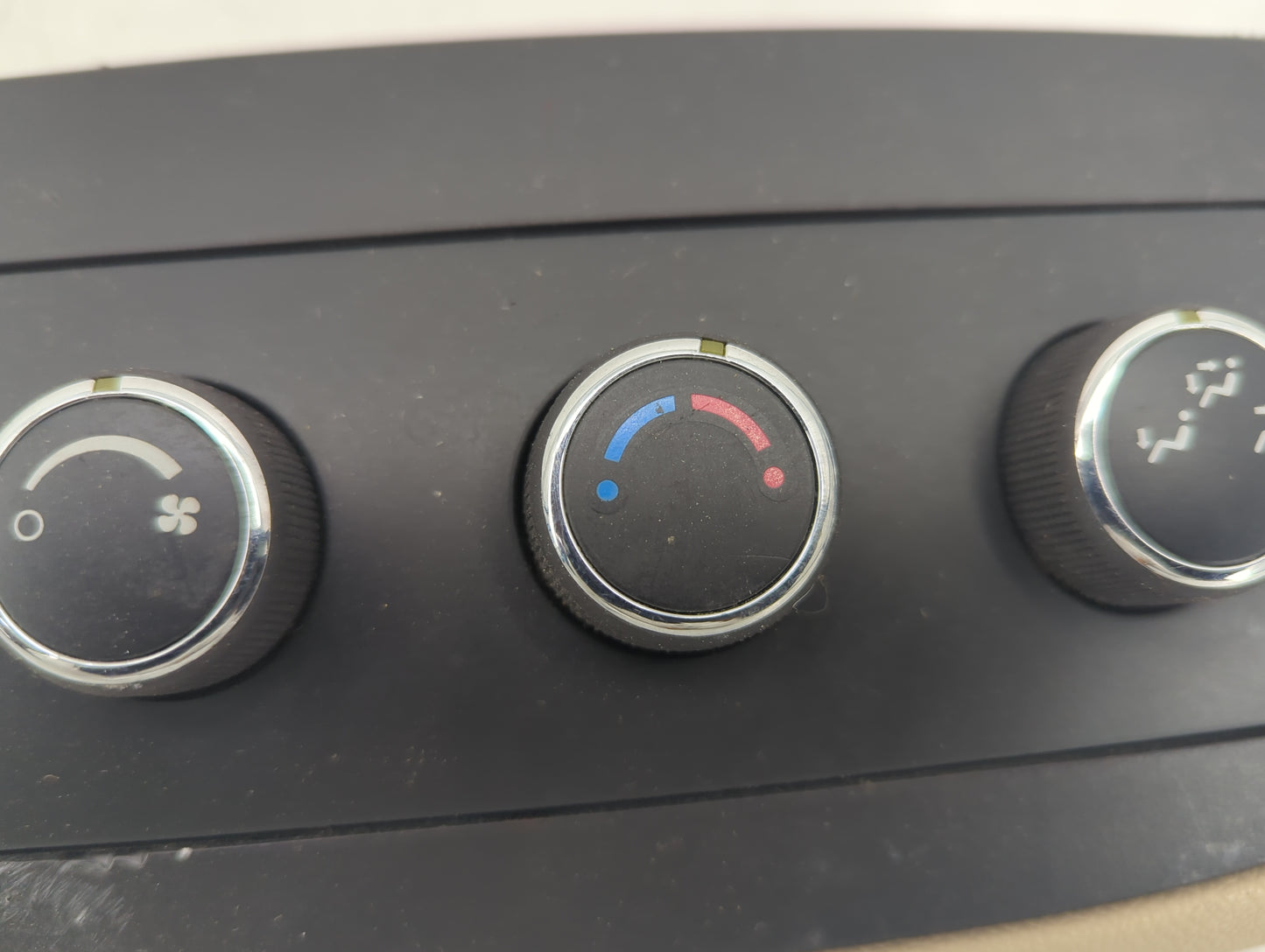 2008 Saturn Outlook Climate Control Module Temperature AC/Heater Replacement Fits OEM Used Auto Parts - Oemusedautoparts1.co
