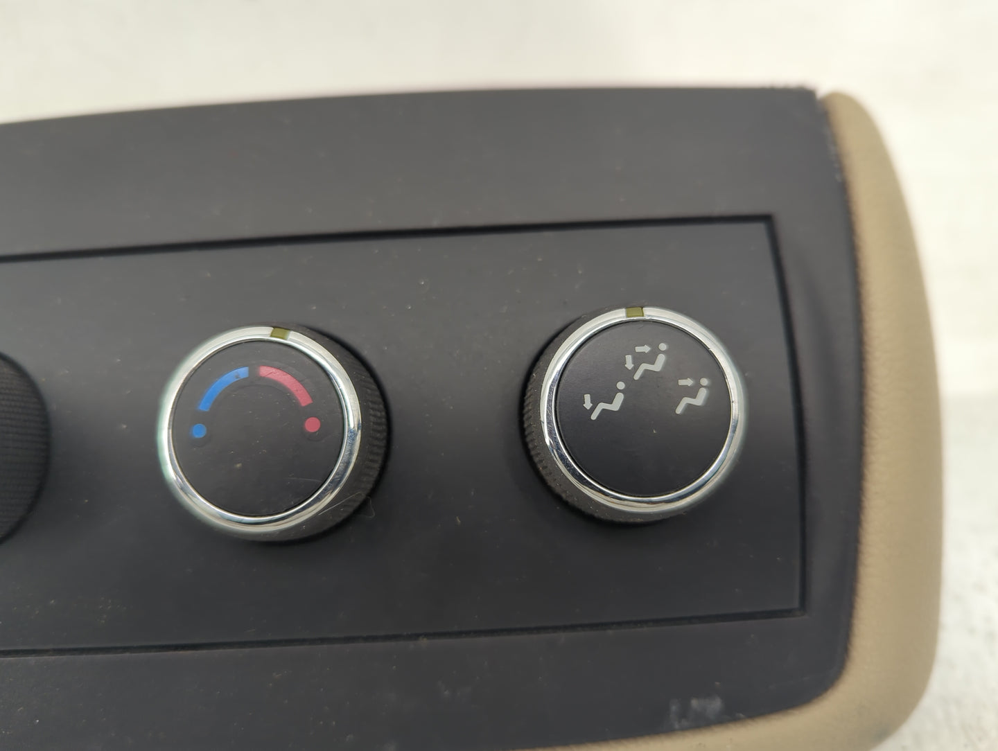 2008 Saturn Outlook Climate Control Module Temperature AC/Heater Replacement Fits OEM Used Auto Parts - Oemusedautoparts1.co