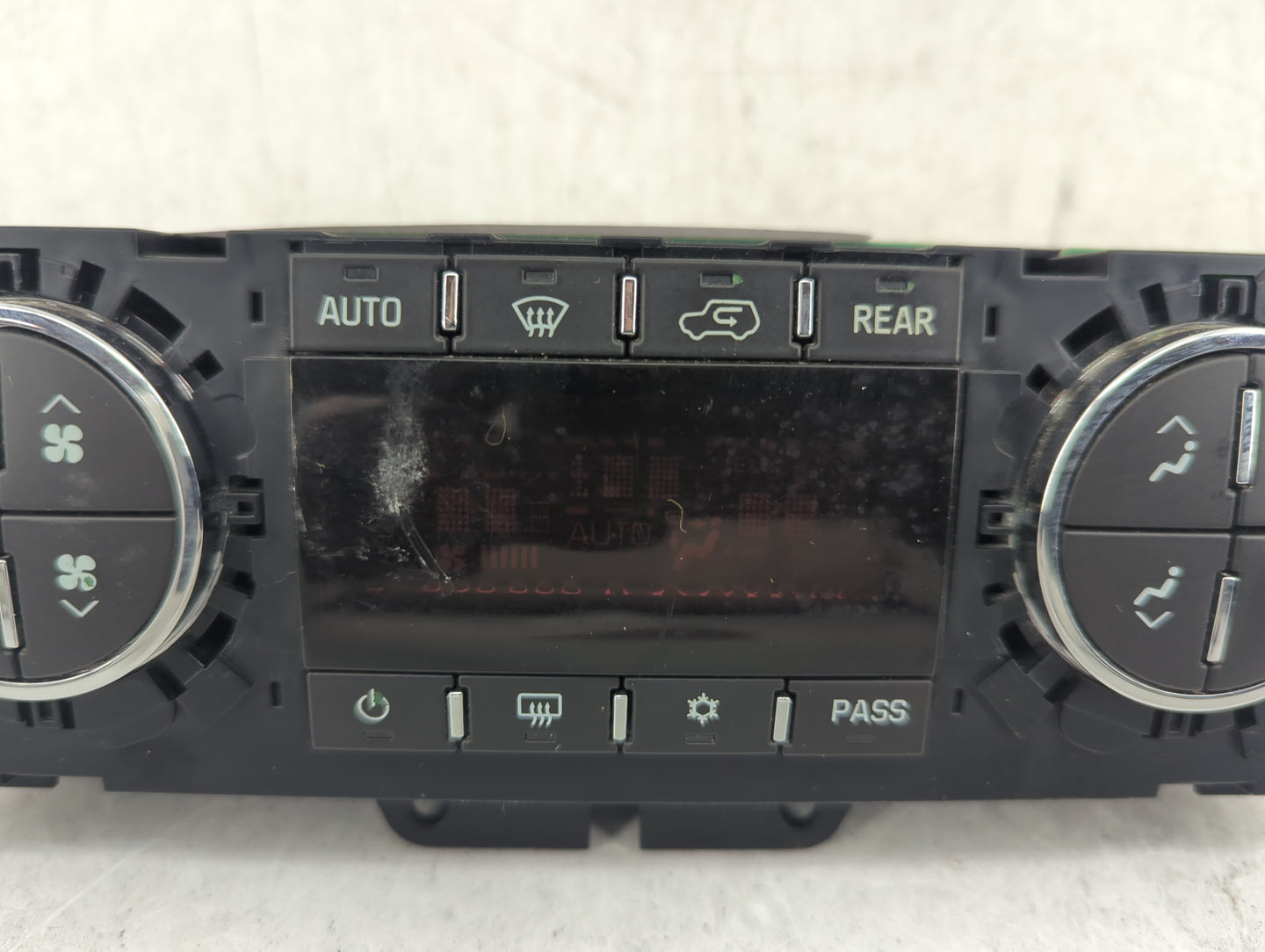 2008 Saturn Outlook Climate Control Module Temperature AC/Heater Replacement P/N:25932037 Fits OEM Used Auto Parts - Oemused
