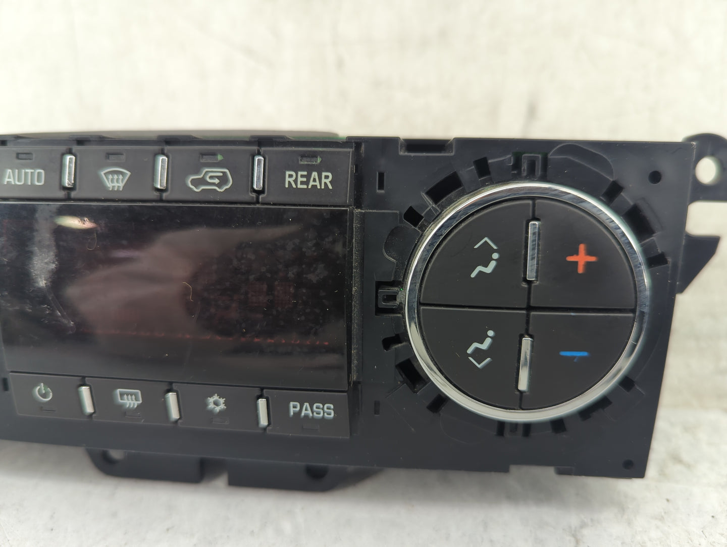 2008 Saturn Outlook Climate Control Module Temperature AC/Heater Replacement P/N:25932037 Fits OEM Used Auto Parts - Oemused