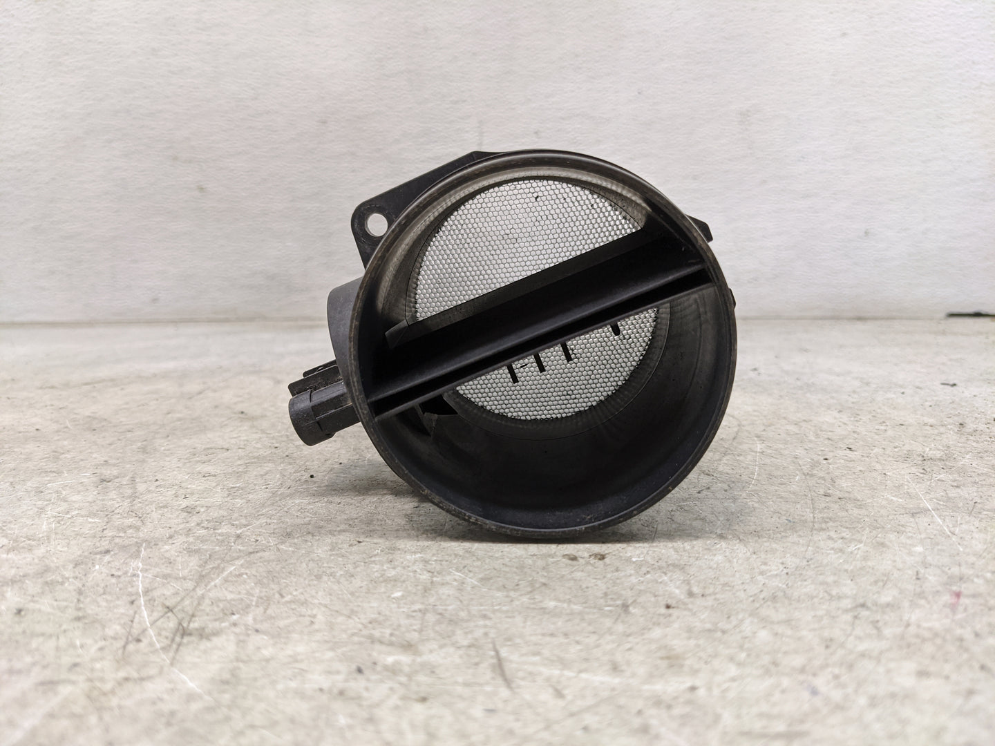 Saturn Outlook Mass Air Flow Meter Maf 1486215 - Oemusedautoparts1.com
