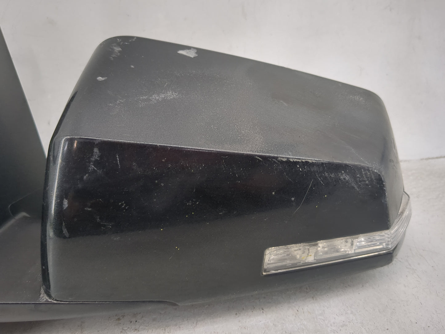 2008 Saturn Outlook Driver Side View Mirror - Left Door Mirror OEM Used - Oemusedautoparts1.com
