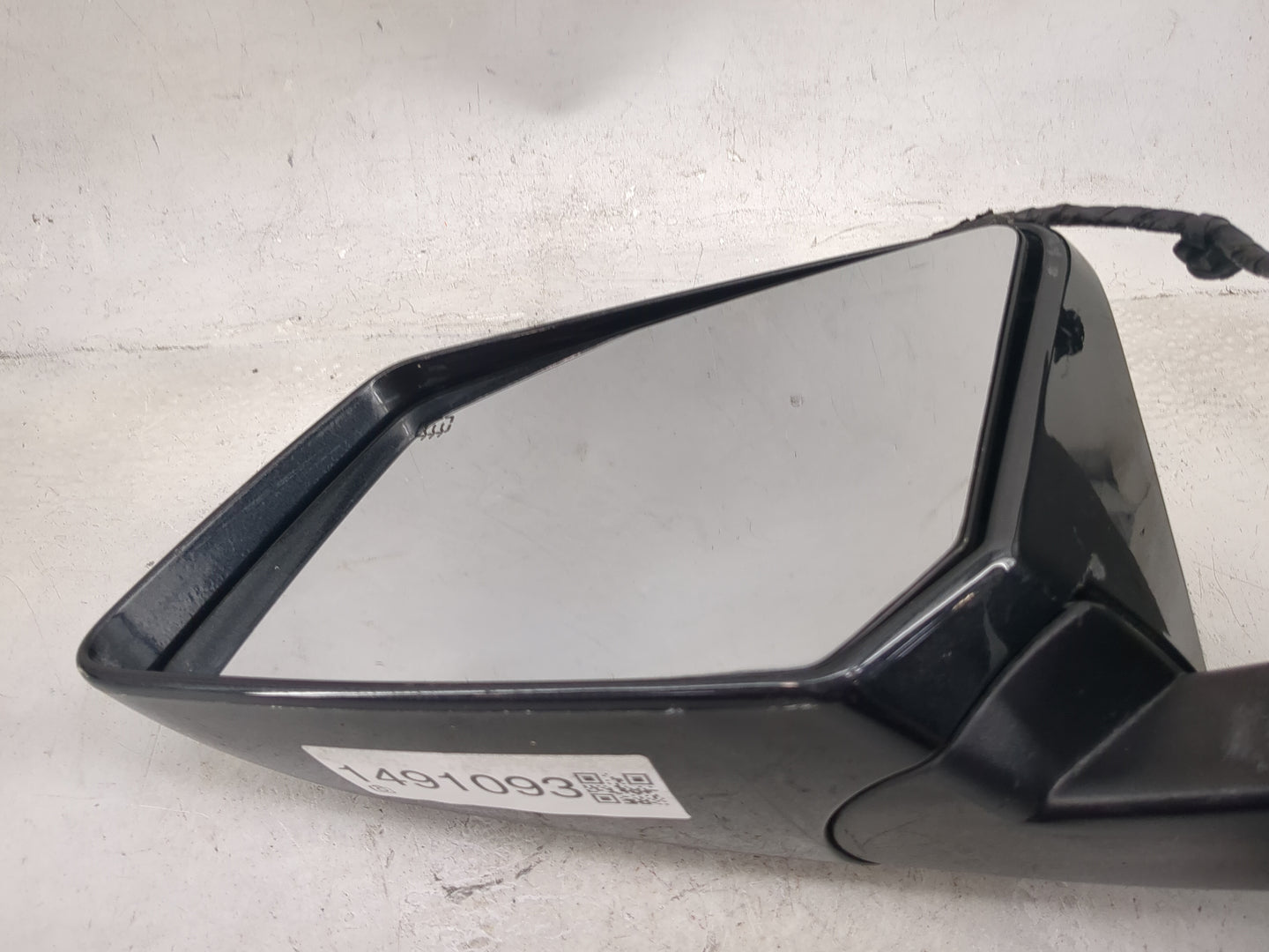2008 Saturn Outlook Driver Side View Mirror - Left Door Mirror OEM Used - Oemusedautoparts1.com