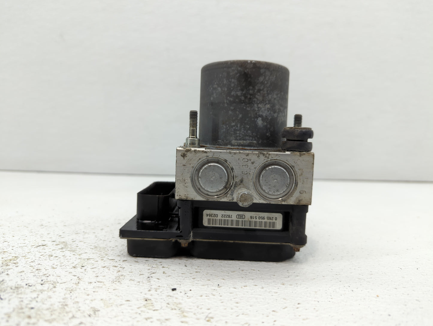 2008 Saturn Outlook ABS Pump Control Module Replacement P/N:25812784 25821432, 25860503 Fits Fits 2007 OEM Used Auto Parts -
