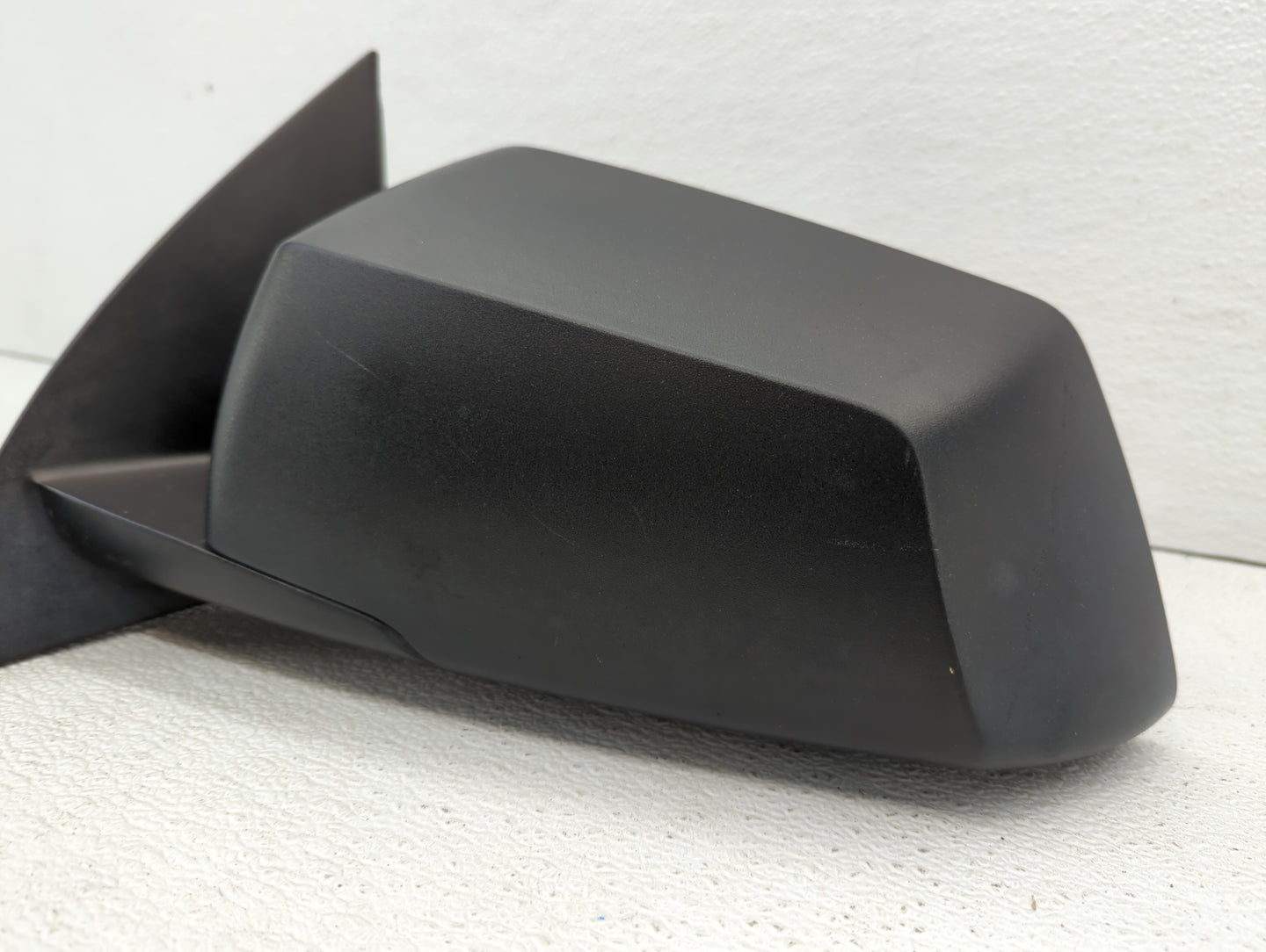 2008 Saturn Outlook Driver Side View Mirror - Left Door Mirror OEM Used - Oemusedautoparts1.com
