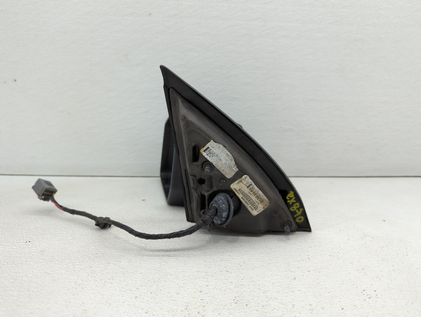 2008 Saturn Outlook Driver Side View Mirror - Left Door Mirror OEM Used - Oemusedautoparts1.com