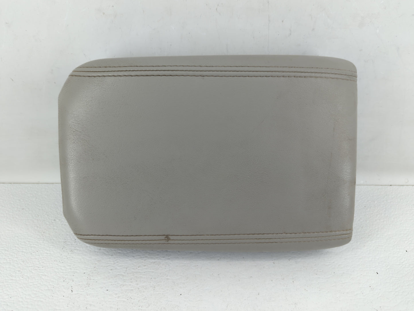 Saturn Outlook Center Console Armrest Cover Lid - Oemusedautoparts1.com