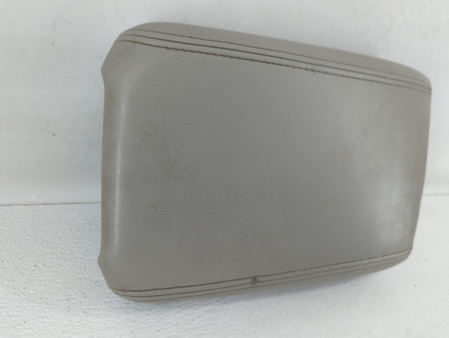 Saturn Outlook Center Console Armrest Cover Lid - Oemusedautoparts1.com