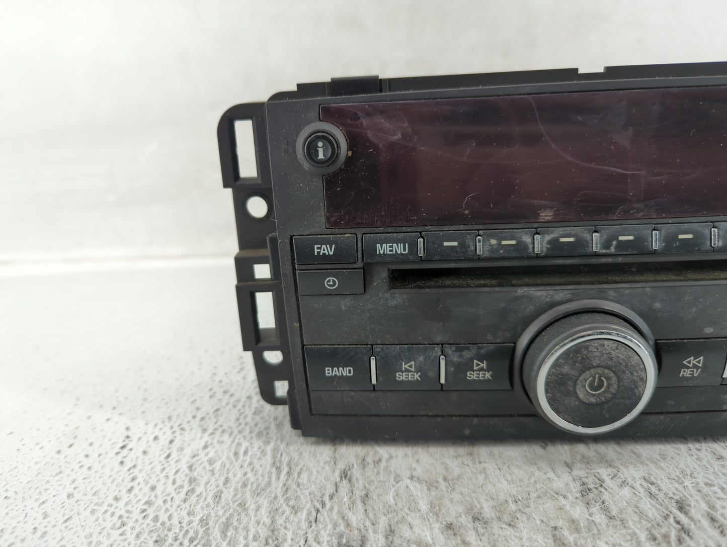 2008 Saturn Outlook Am Fm Cd Player Radio Receiver - Oemusedautoparts1.com