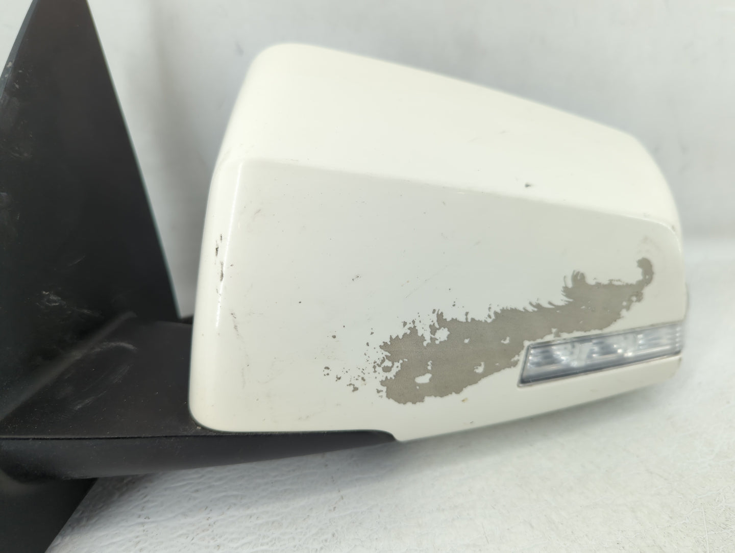 2008 Saturn Outlook Driver Side View Mirror - Left Door Mirror OEM Used - Oemusedautoparts1.com