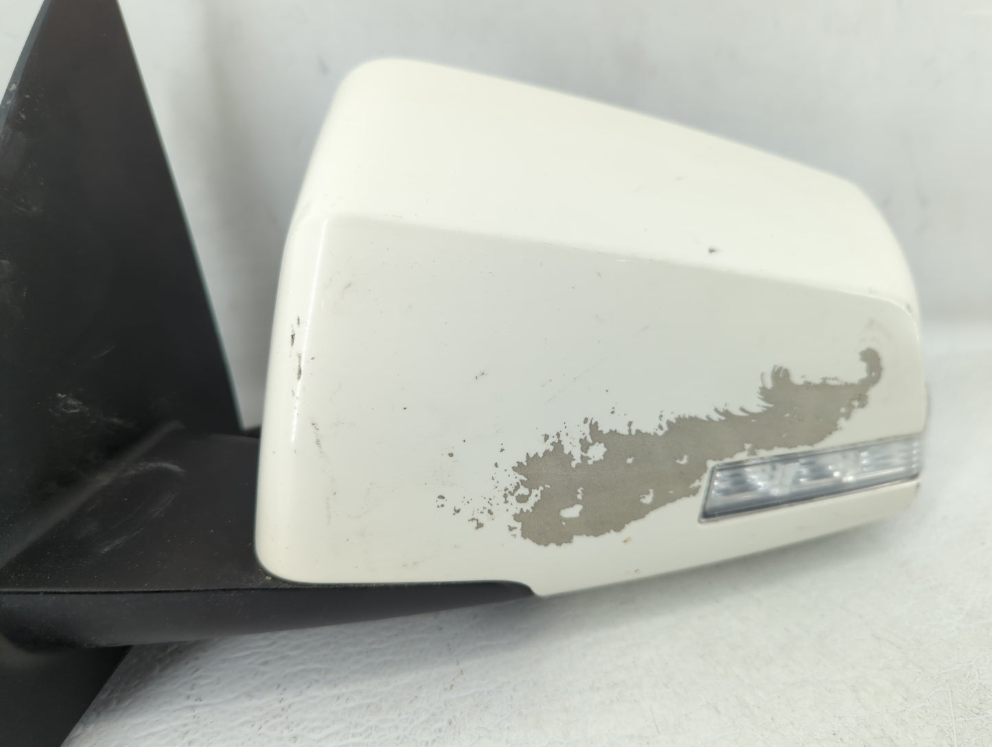 2008 Saturn Outlook Driver Side View Mirror - Left Door Mirror OEM Used - Oemusedautoparts1.com