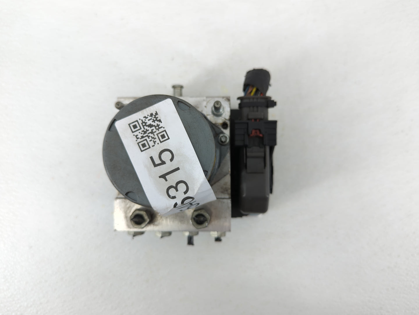 2008 Saturn Outlook ABS Pump Control Module Replacement P/N:25821433 Fits OEM Used Auto Parts - Oemusedautoparts1.com