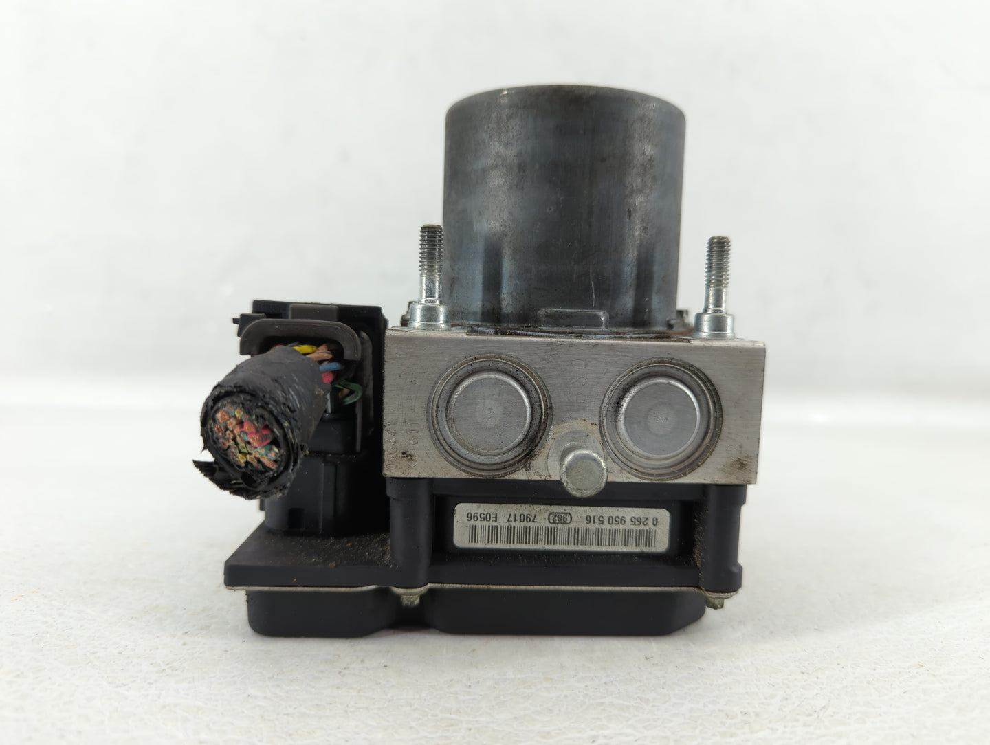 2008 Saturn Outlook ABS Pump Control Module Replacement P/N:25821433 Fits OEM Used Auto Parts - Oemusedautoparts1.com
