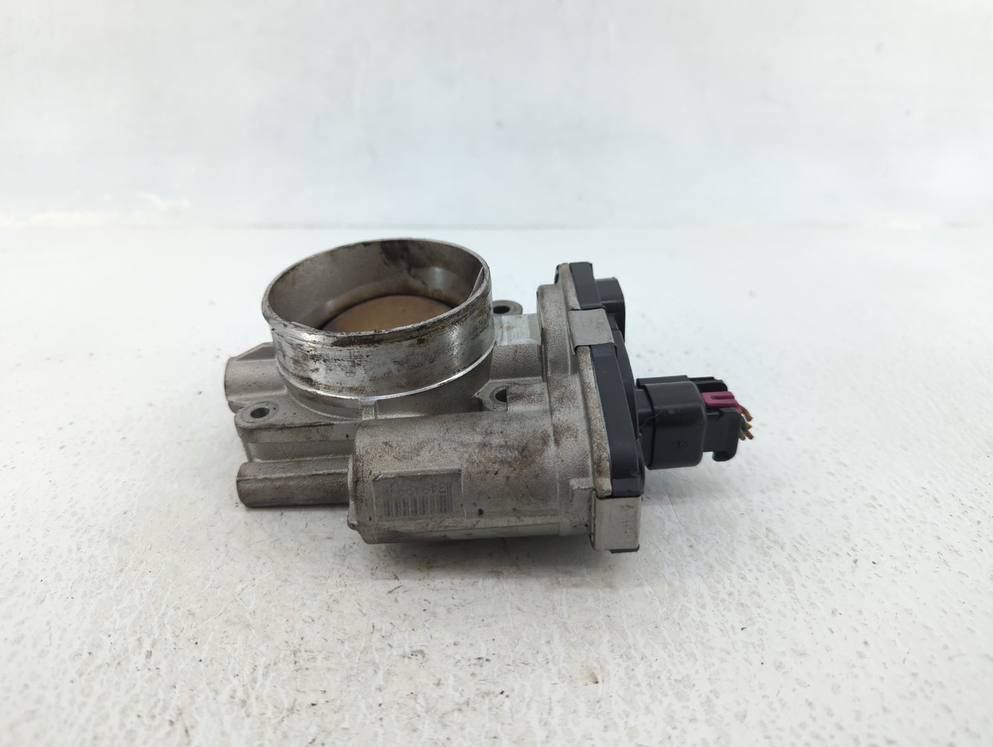 2008 Saturn Outlook Throttle Body P/N:3415AA 995AA Fits Fits 2007 2009 2010 2011 OEM Used Auto Parts - Oemusedautoparts1.com