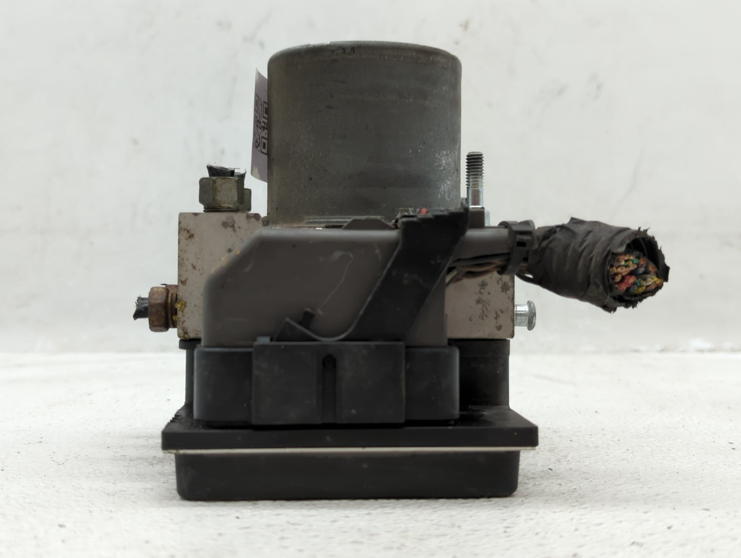 2008 Saturn Outlook ABS Pump Control Module Replacement P/N:25860804 Fits OEM Used Auto Parts - Oemusedautoparts1.com
