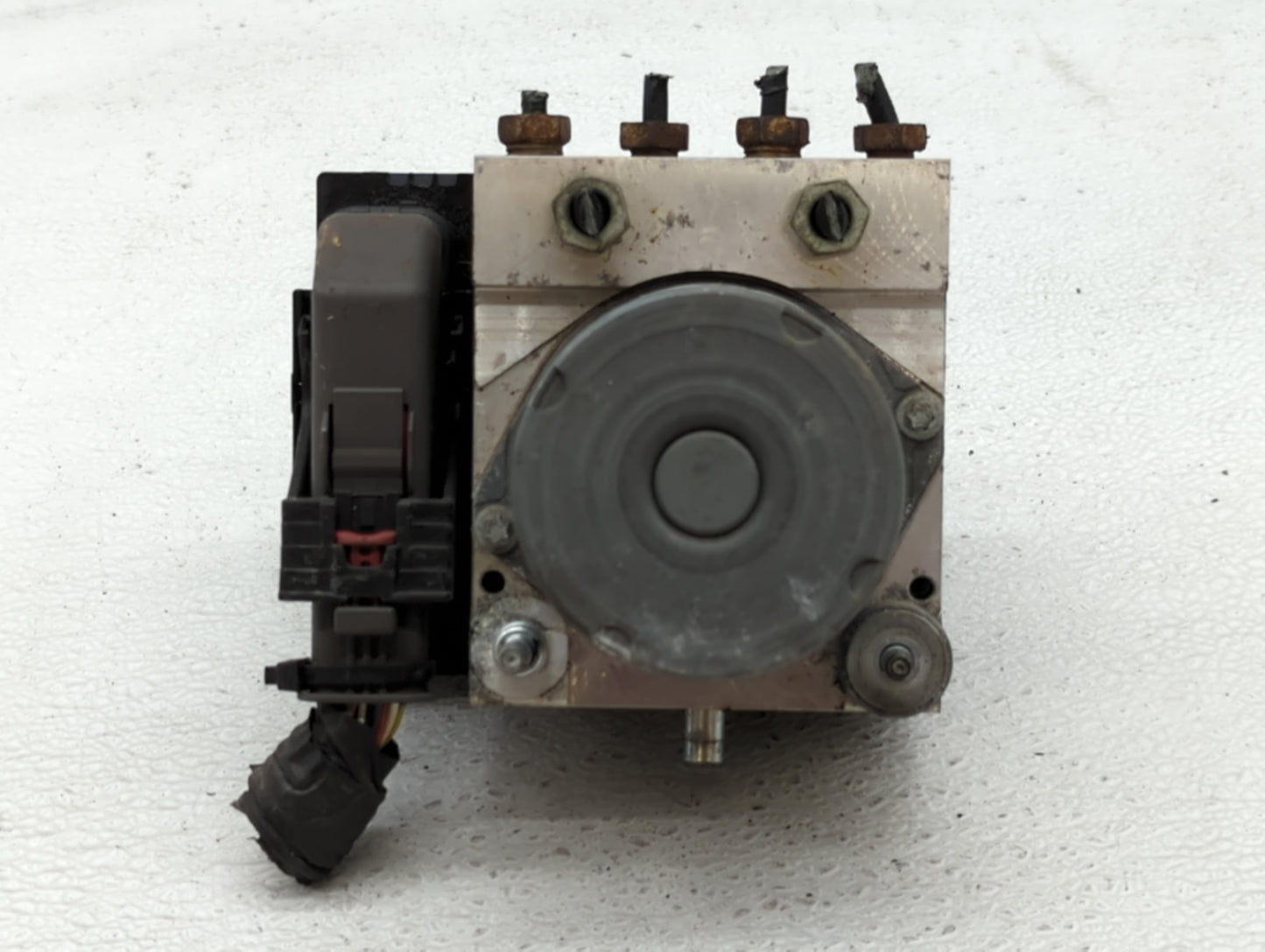 2008 Saturn Outlook ABS Pump Control Module Replacement P/N:25860804 Fits OEM Used Auto Parts - Oemusedautoparts1.com