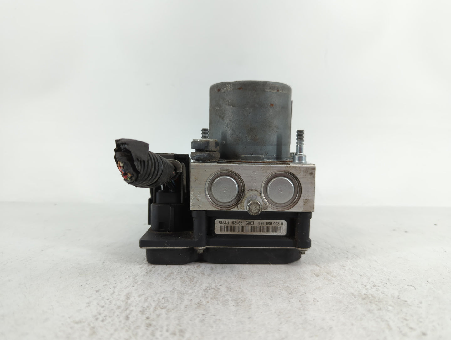 2008 Saturn Outlook ABS Pump Control Module Replacement P/N:25860504 0 265 230 137 01 Fits OEM Used Auto Parts - Oemusedauto
