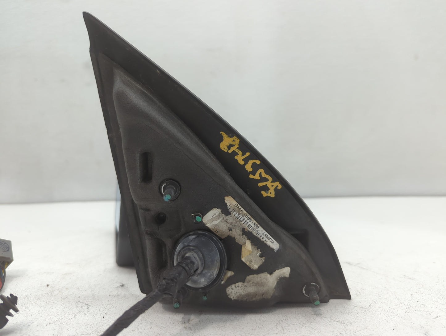 2008 Saturn Outlook Driver Side View Mirror - Left Door Mirror OEM Used - Oemusedautoparts1.com
