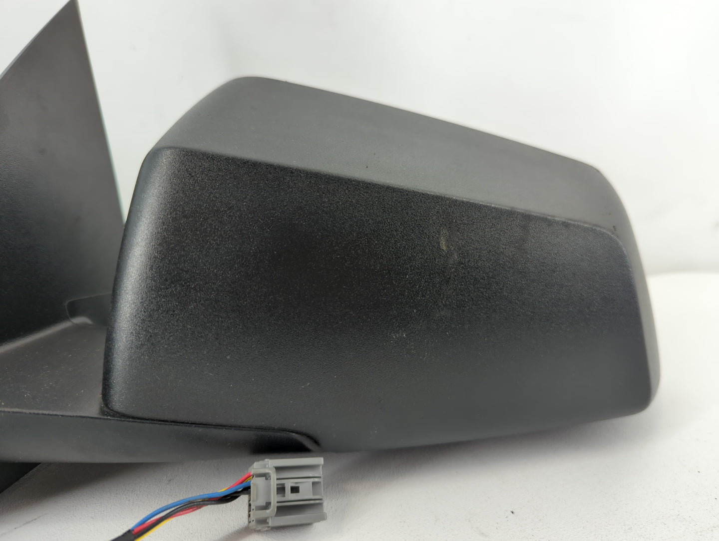 2008 Saturn Outlook Driver Side View Mirror - Left Door Mirror OEM Used - Oemusedautoparts1.com