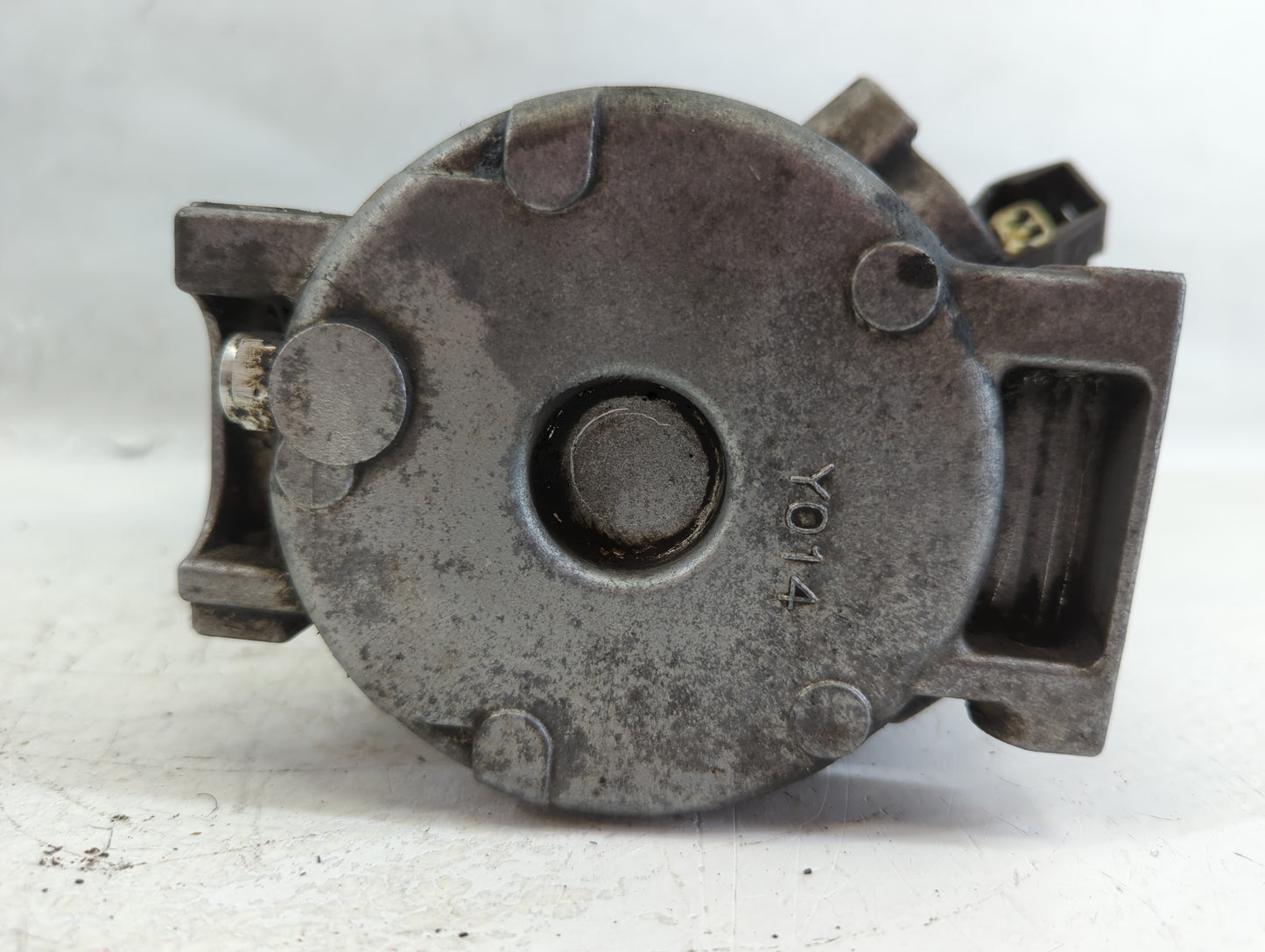 Saturn Outlook Air Conditioning A/c Ac Compressor Oem - Oemusedautoparts1.com