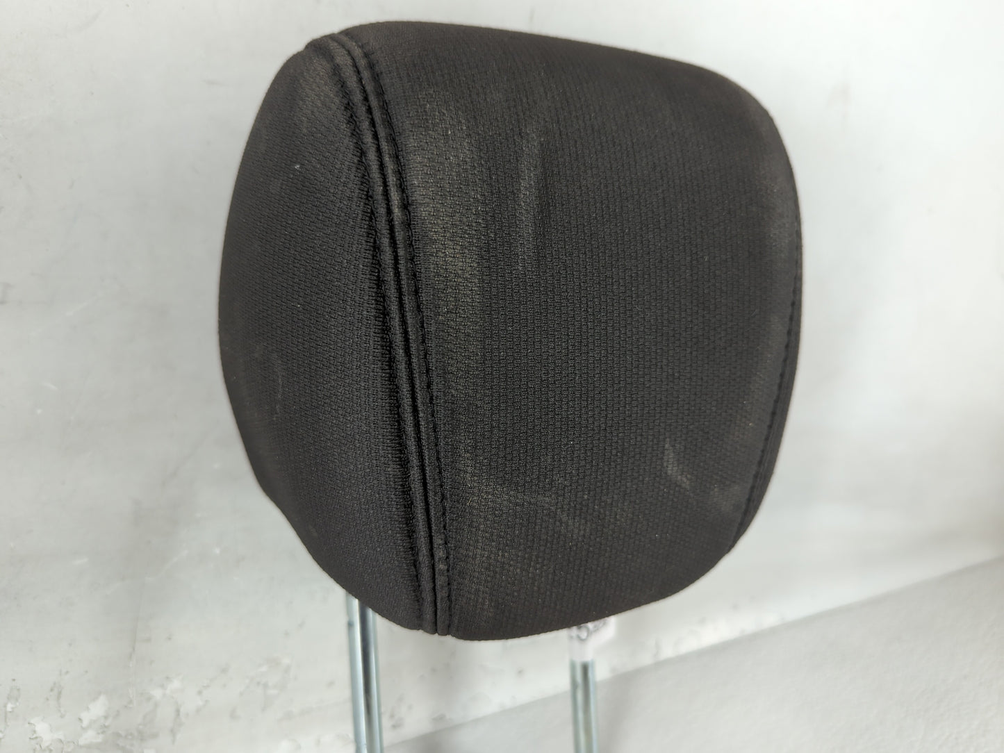 Saturn Outlook Headrest Head Rest Front Driver Passenger Seat Black - Oemusedautoparts1.com