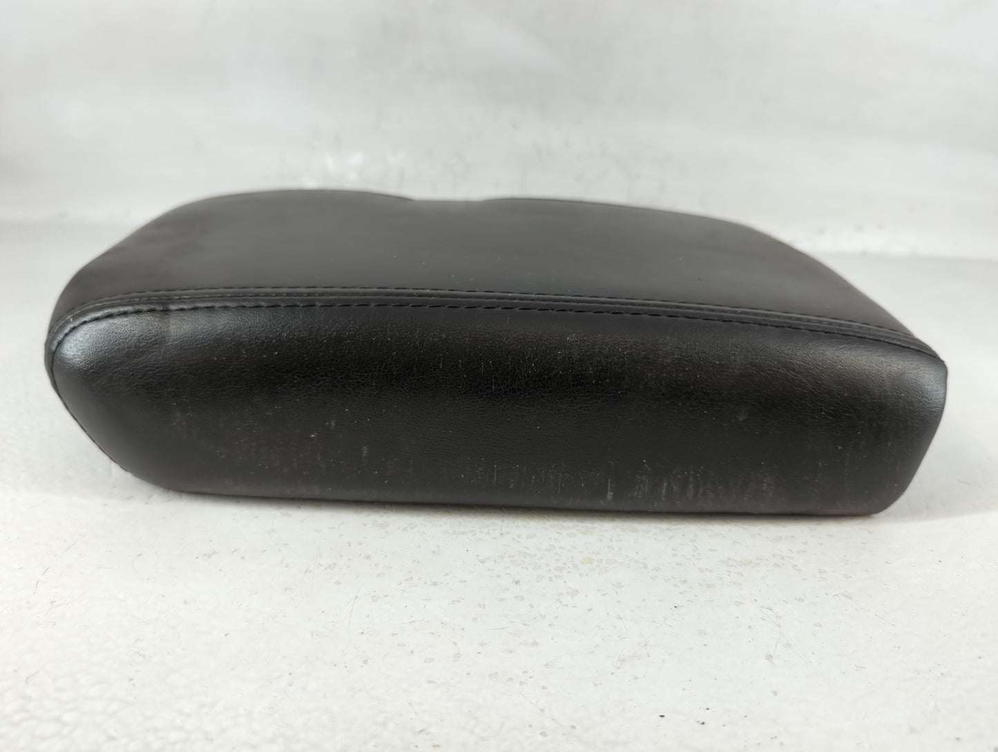 2008 Saturn Outlook Center Console Armrest Cover Lid Fits OEM Used Auto Parts - Oemusedautoparts1.com