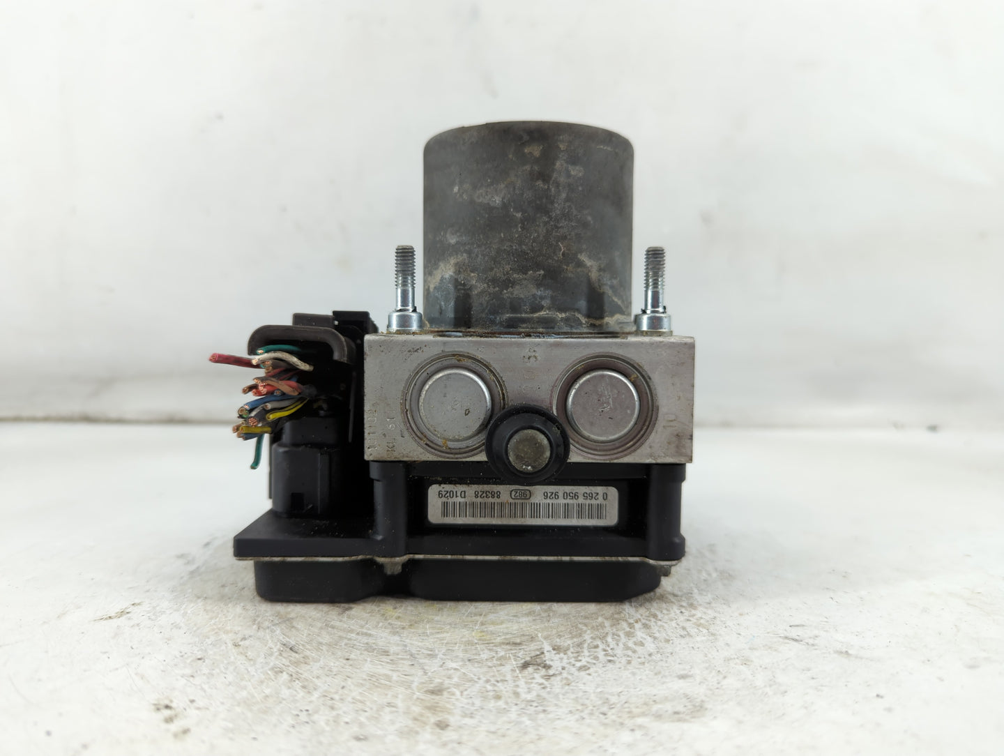 2008 Saturn Outlook ABS Pump Control Module Replacement P/N:25860504 Fits OEM Used Auto Parts - Oemusedautoparts1.com