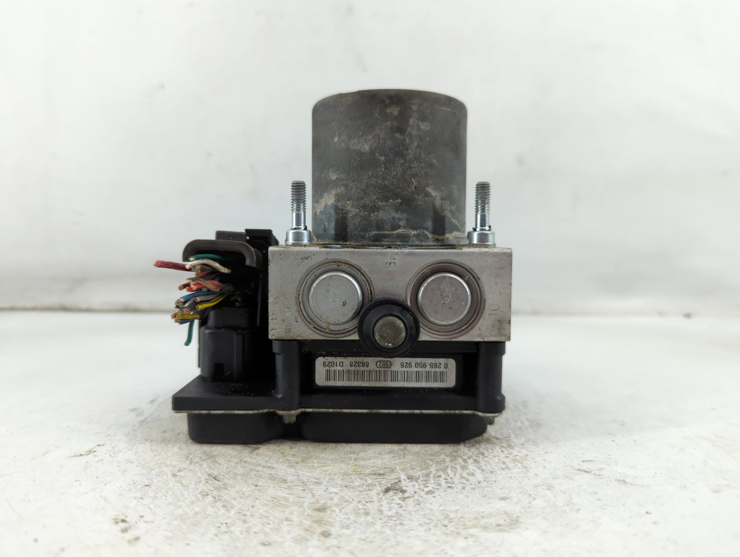2008 Saturn Outlook ABS Pump Control Module Replacement P/N:25860504 Fits OEM Used Auto Parts - Oemusedautoparts1.com