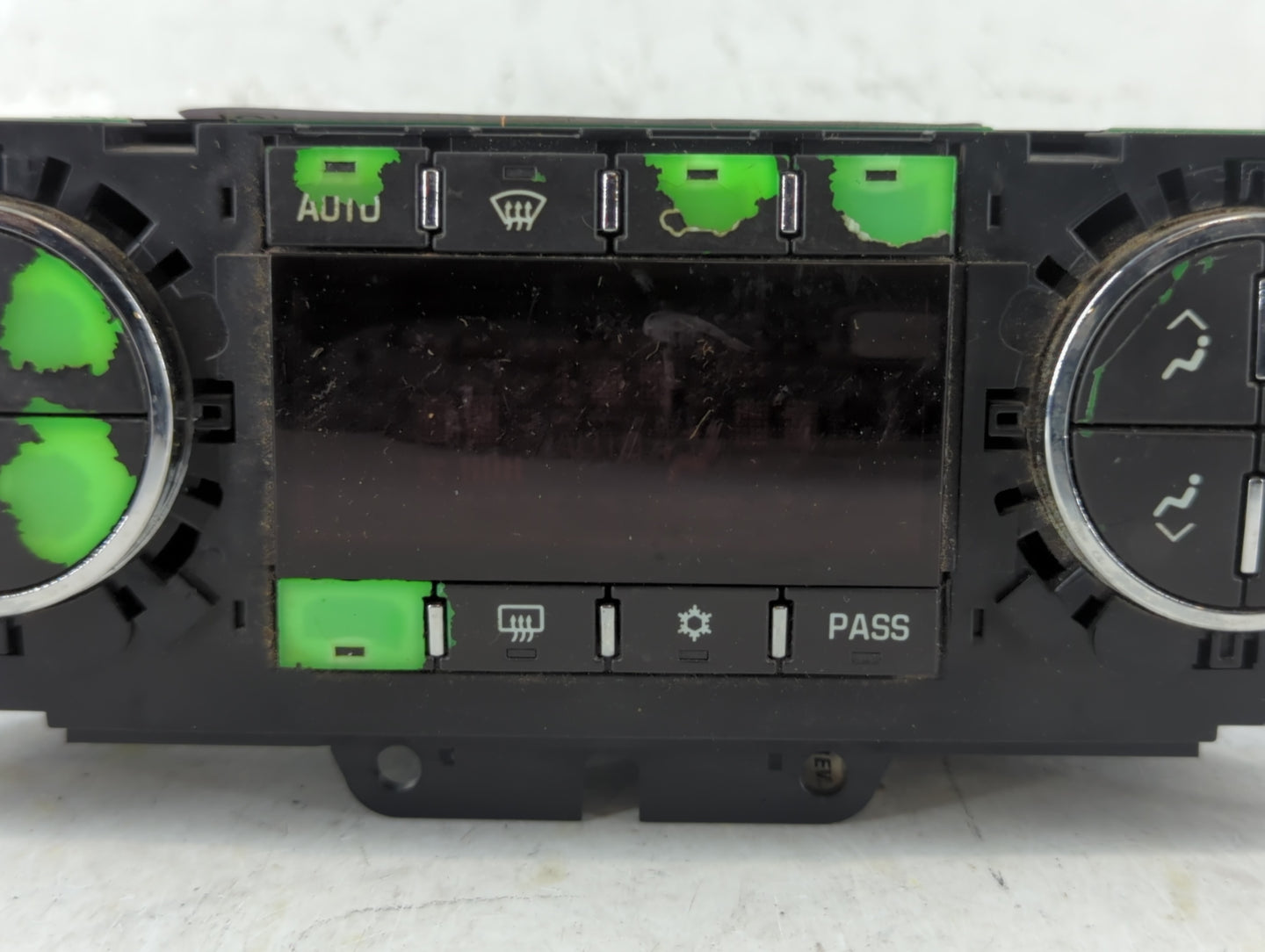 2008 Saturn Outlook Climate Control Module Temperature AC/Heater Replacement P/N:25894710 Fits OEM Used Auto Parts - Oemused