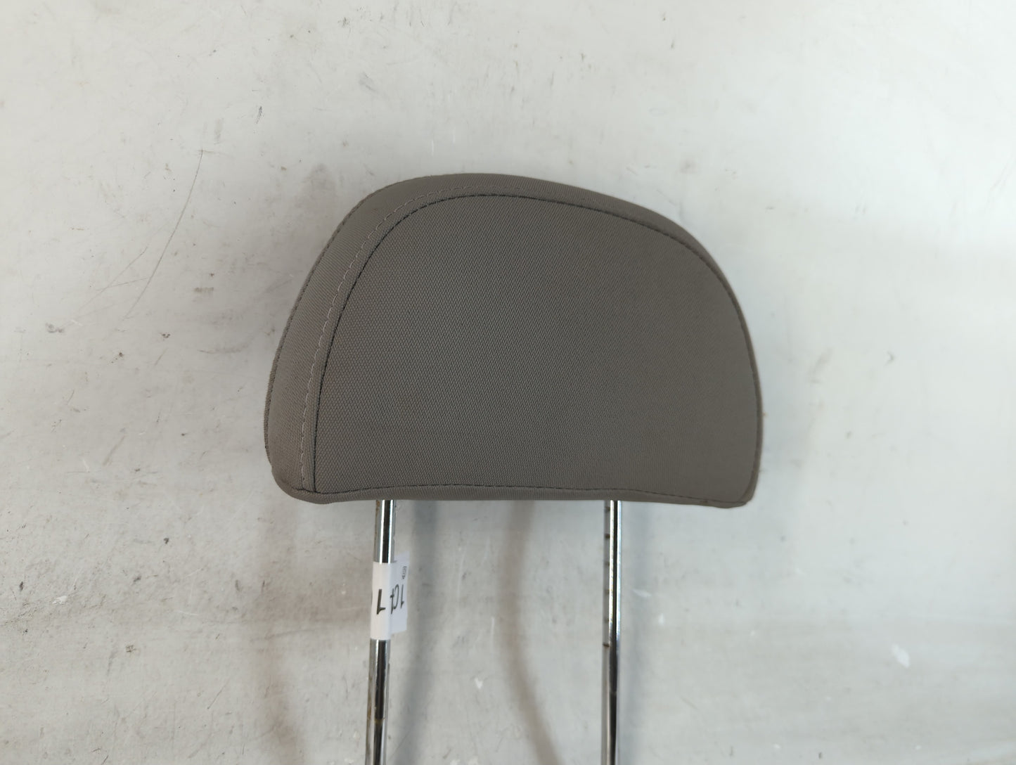 2008-2010 Saturn Vue Headrest Head Rest Front Driver Passenger Seat Fits Fits 2008 2009 2010 OEM Used Auto Parts - Oemusedau