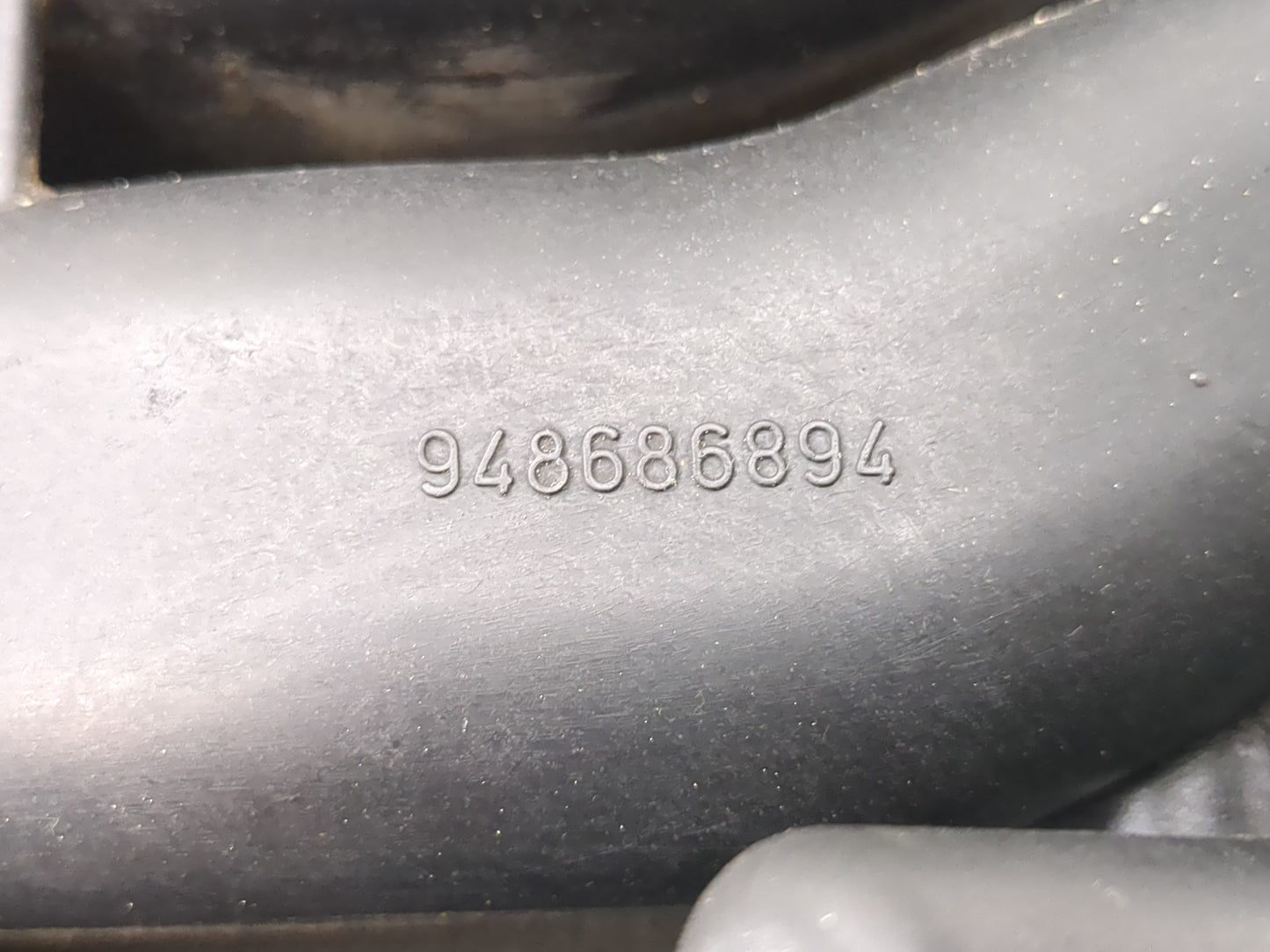 2008-2010 Saturn Vue Air Intake Manifold P/N:948686894 Fits Fits 2007 2008 2009 2010 2011 2012 OEM Used Auto Parts - Oemused