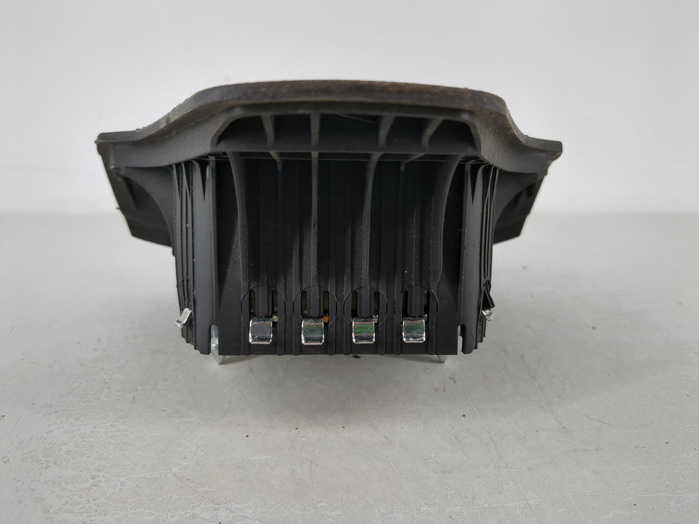 2008 Saturn Vue Air Bag Driver Left Steering Wheel Mounted P/N:96836528 Fits OEM Used Auto Parts - Oemusedautoparts1.com