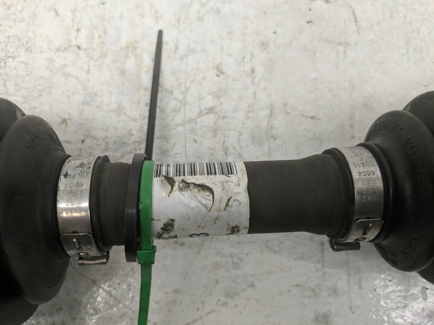 2008-2010 Saturn Vue Axle Shaft Front Driver Cv C/v - Oemusedautoparts1.com