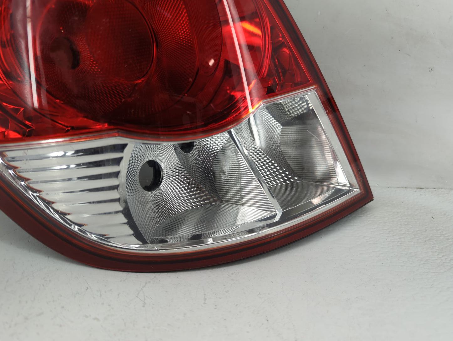 2008-2010 Saturn Vue Tail Light Assembly Driver Left OEM Fits Fits 2008 2009 2010 2012 OEM Used Auto Parts - Oemusedautopart