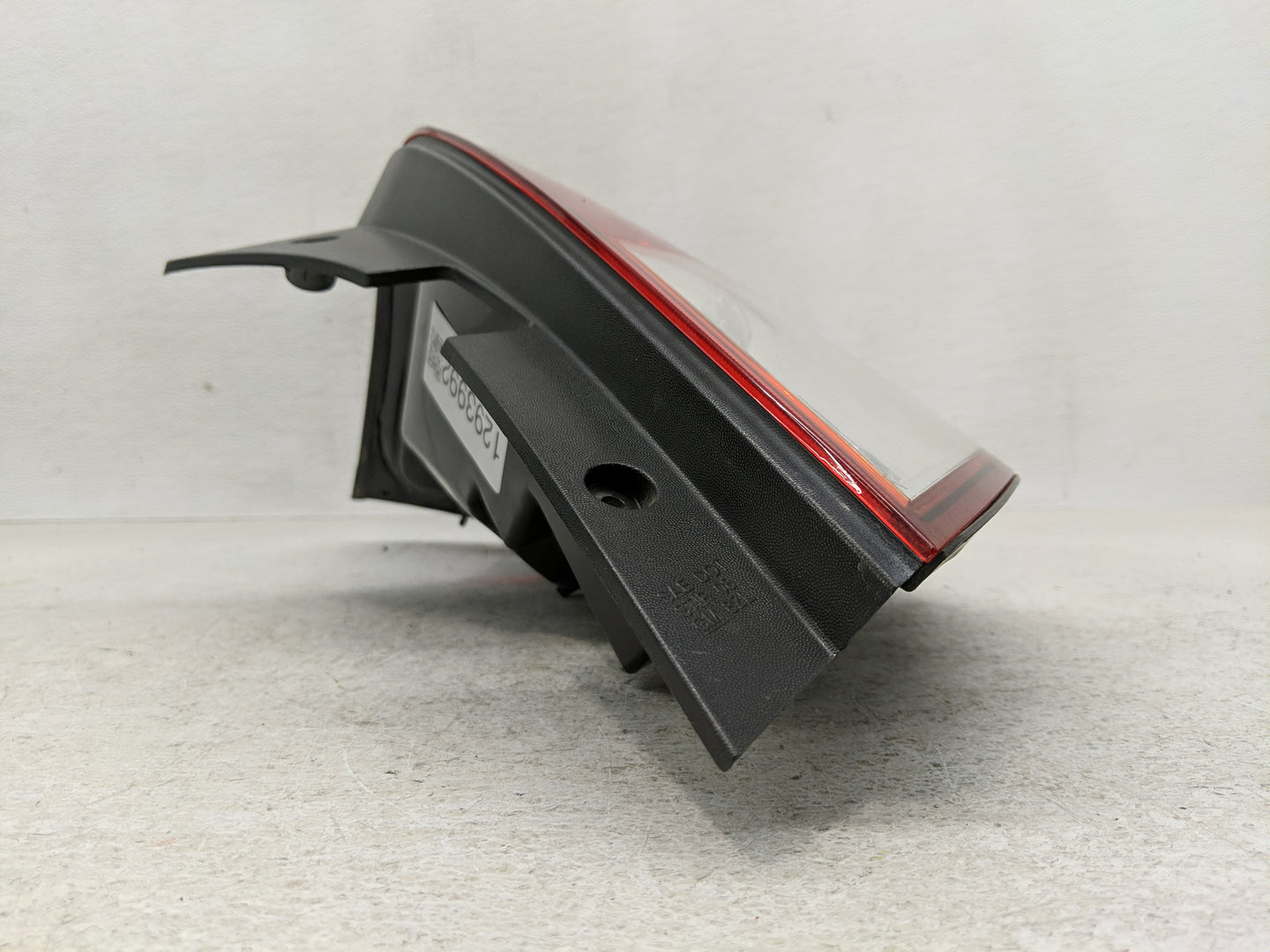2008-2010 Saturn Vue Tail Light Assembly Passenger Right OEM Fits Fits 2008 2009 2010 2012 OEM Used Auto Parts - Oemusedauto