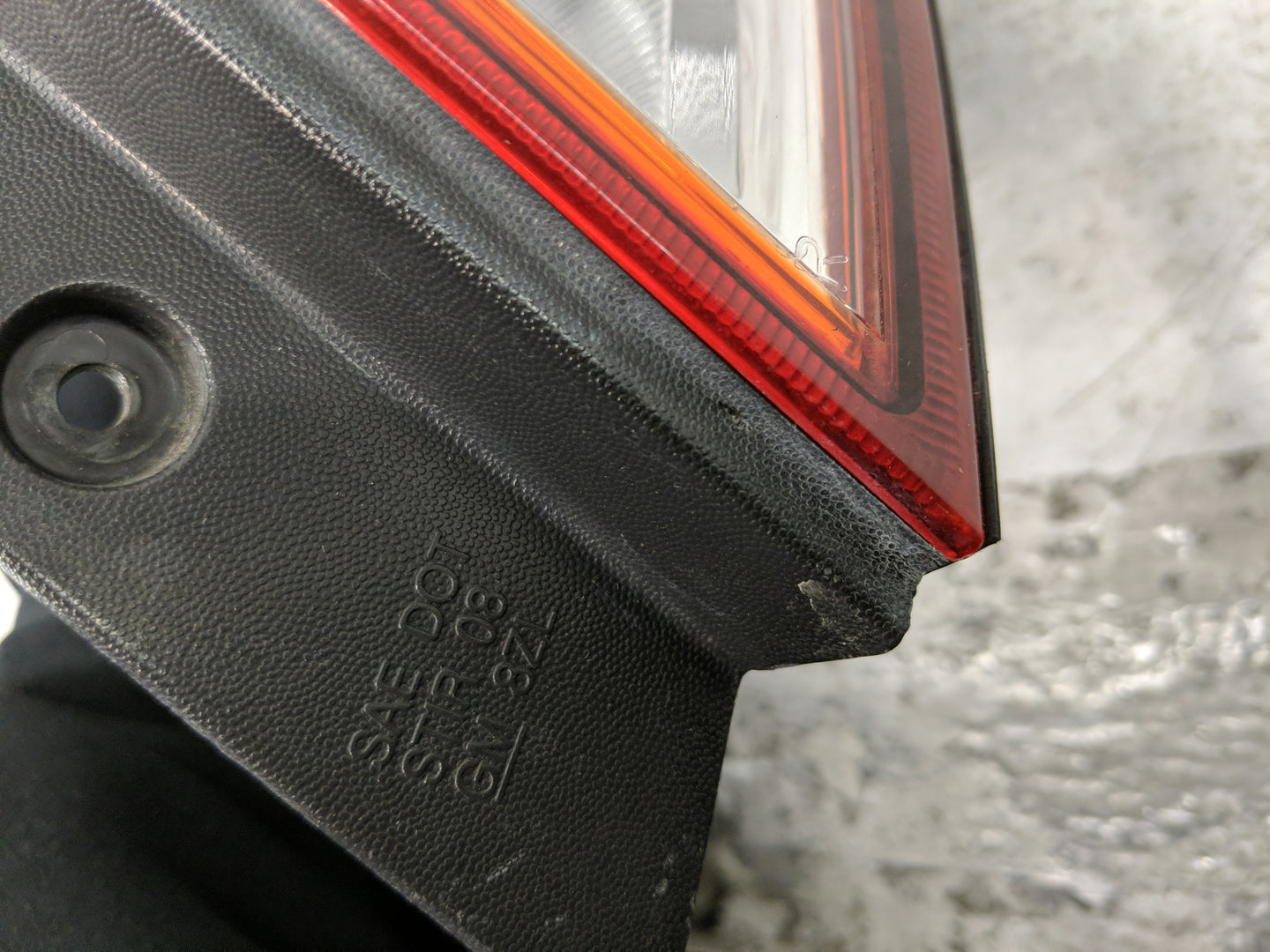 2008-2010 Saturn Vue Tail Light Assembly Passenger Right OEM Fits Fits 2008 2009 2010 2012 OEM Used Auto Parts - Oemusedauto