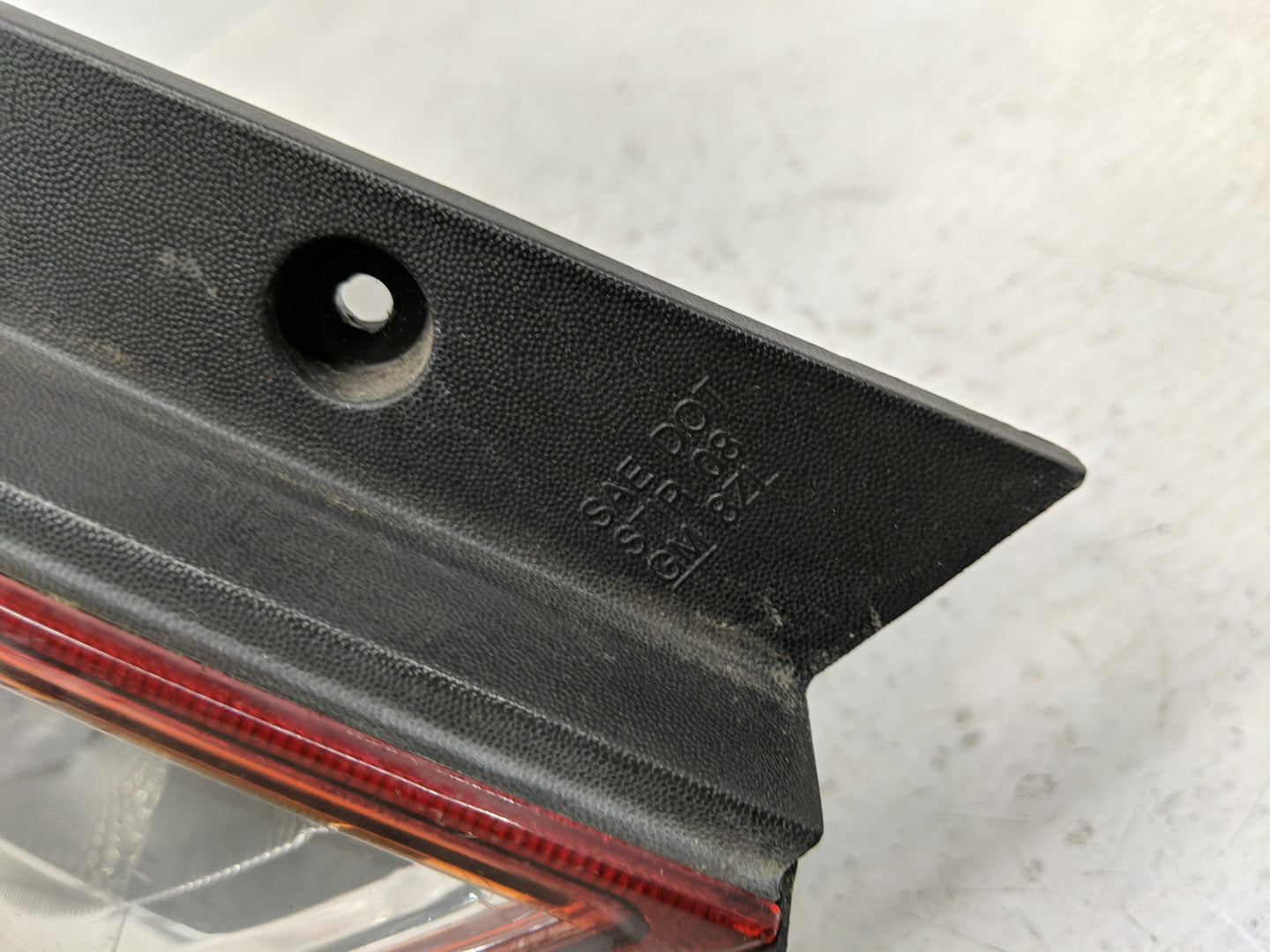 2008-2010 Saturn Vue Tail Light Assembly Driver Left OEM Fits Fits 2008 2009 2010 2012 OEM Used Auto Parts - Oemusedautopart