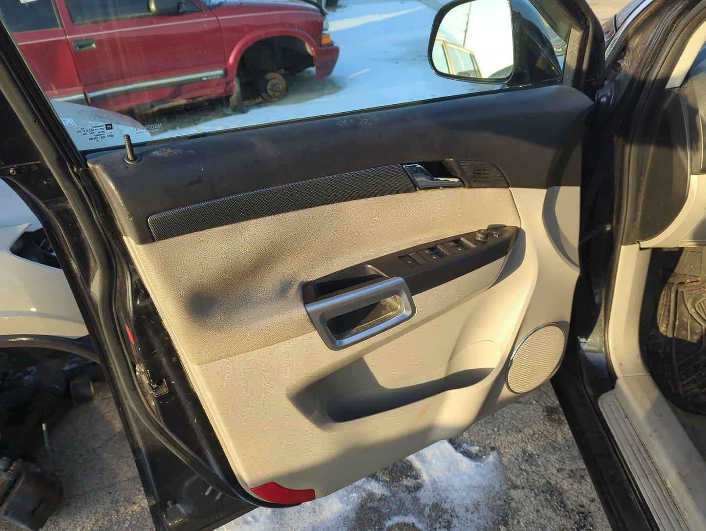2008 Saturn Vue Front Left Driver Interior Door Panel Trim 1295531 - Oemusedautoparts1.com