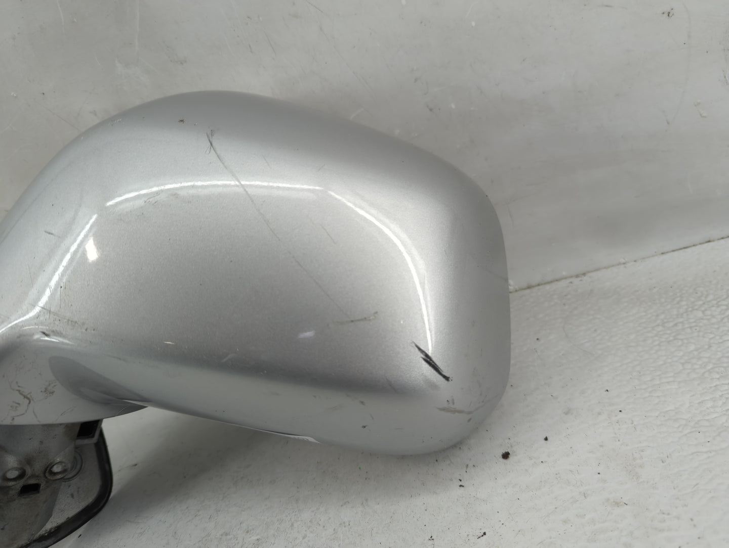 2008-2010 Saturn Vue Driver Side View Mirror - Left Door Mirror OEM Used - Oemusedautoparts1.com
